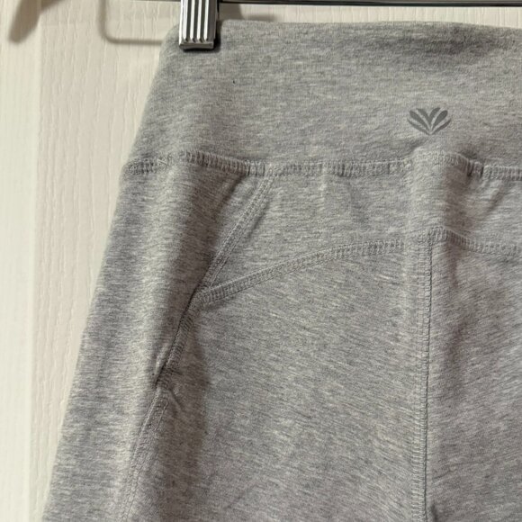 ⭐️ $5, spend over $20 - Forever 21 Sheer Mesh Inset Ribbed Leggings in Grey - Picture 10 of 12